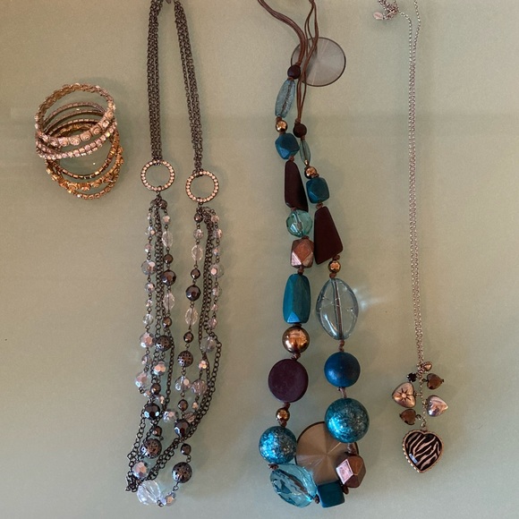 New York & Company Jewelry - 💍 NY & CO 9 Pc Necklace & Layering Bracelet Bundle